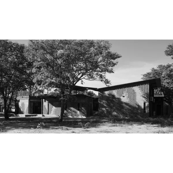 Gallery image mcri-side-view